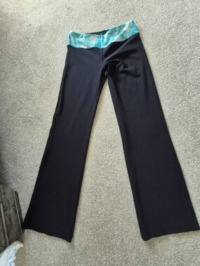 Women's Mondetta Black Flare Yoga Pants with Teal Waistband